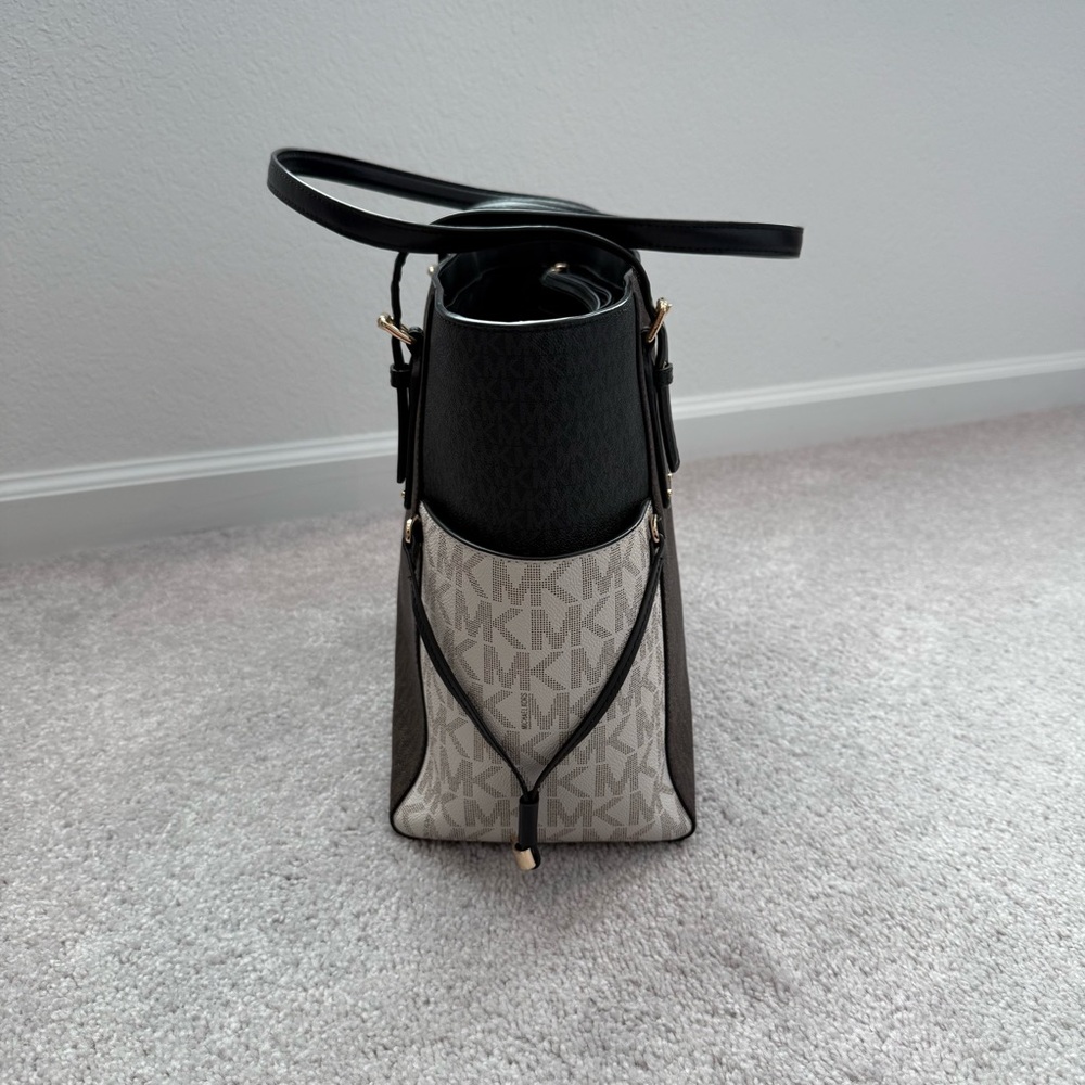 Michael Kors Voyager Large Signature Logo Tote Bag- Black and Brown - Picture 4 of 15
